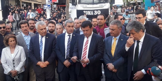 CHP’Lİ VEKİLLERDEN VOLTA ATMA EYLEMİ