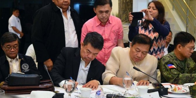 SIKI YÖNETİM YASASINI İMZALADI