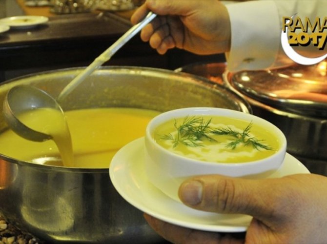 'REFLÜ HASTALARI SAHUR VE İFTAR YEMEĞİNE DİKKAT ETMELİ'