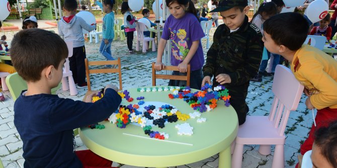 ÇOCUKLAR YAZ TATİLİ ÖNCESİ YAPBOZ İLE EĞLENDİ