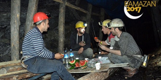 TÜRKİYE İLK SAHURUNU YAPTI