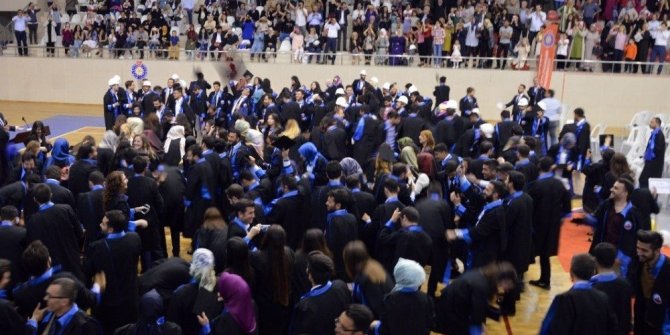 KSÜ MÜHENDİSLİK VE MİMARLIK FAKÜLTESİ’NDE MEZUNİYET TÖRENİ