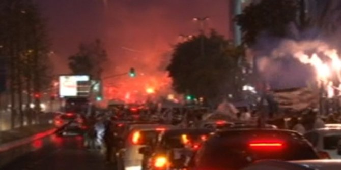 BEŞİKTAŞ ÇARŞI’DA ŞAMPİYONLUK COŞKUSU