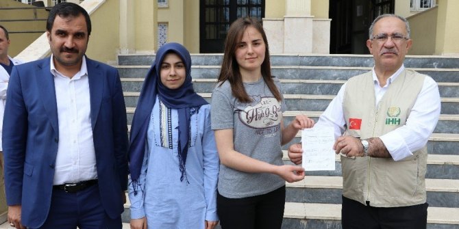 KAHRAMANMARAŞLI ÖĞRENCİLER, AFRİKA'DA SU KUYUSU AÇTIRIYOR