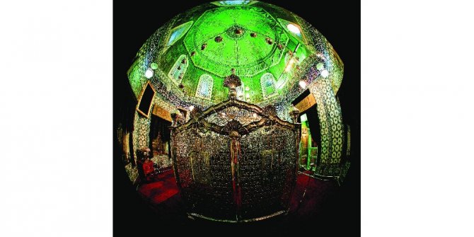 EYÜP SULTAN TÜRBESİ RAMAZANDA HEP AÇIK