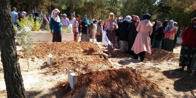 YAN YANA DEFNEDİLDİLER