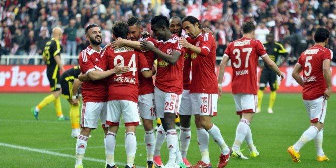 11 OYUNCUYLA YOLLAR AYRILDI MI ?