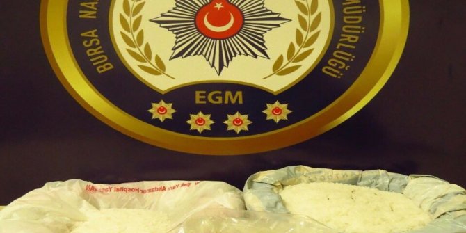 SATIŞA HAZIR BİR BUÇUK KİLO METAMFETAMİ ELE GEÇİRİLDİ
