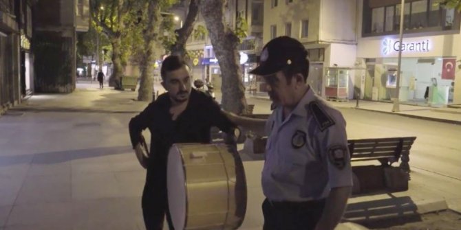 DAVULCU KILIĞINA GİREN SOSYAL MEDYA FENOMENİ ZABITAYA YAKALANDI