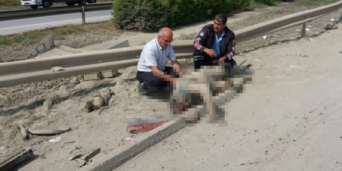 TIR DEVRİLDİ, SÜRÜCÜNÜN BACAĞI KOPTU