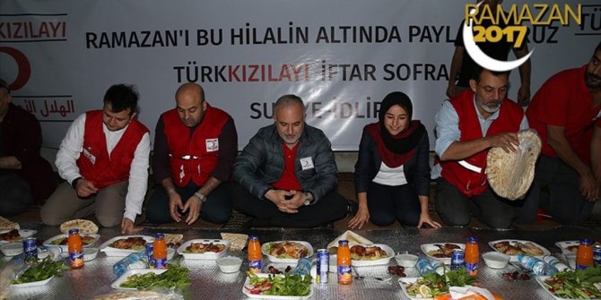 TÜRK KIZILAYI GENEL BAŞKANI KINIK İFTARINI SURİYE'DE YAPTI