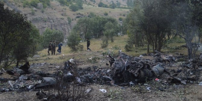 HELİKOPTERİN ENKAZINDA İNCELEMELER SÜRÜYOR