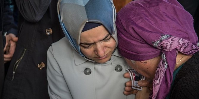 İLK KADIN İLÇE JANDARMA KOMUTANI ŞEHİT YAKUT SON YOLCULUĞUNA UĞURLANDI