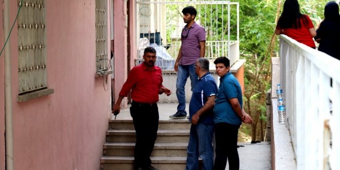 KAYIP KIZLAR, POLİSE İHBAR EDİLEN EVDE BULUNDU