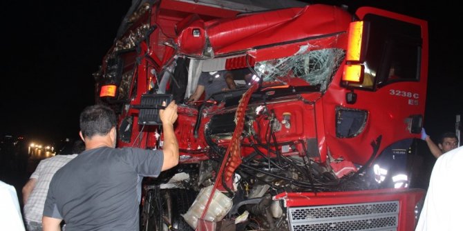 KAMYONDA SIKIŞAN GENÇ 2 SAATTE KURTARILDI