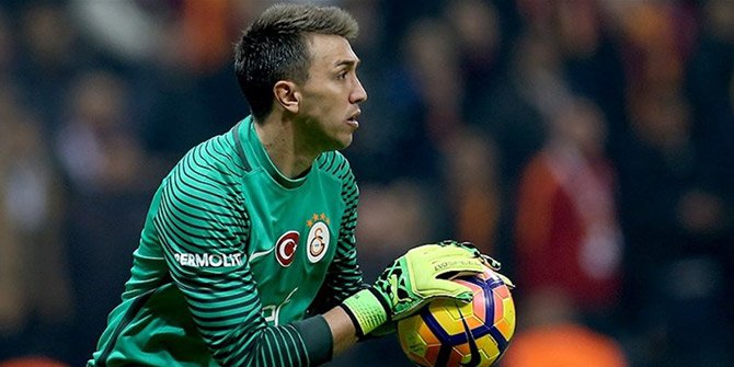 GALATASARAY'IN VAZGEÇİLMEZİ YİNE MUSLERA