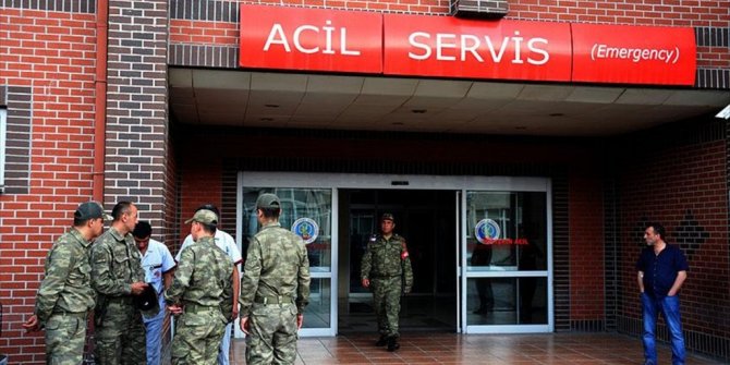 ASKERİ BİRLİĞE YILDIRIM DÜŞTÜ: 5 ASKER YARALANDI