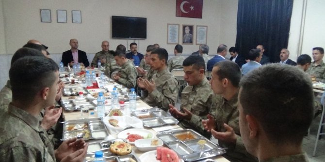 SAHURA ASKERİN DUASI DAMGA VURDU