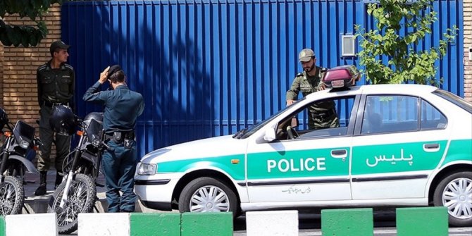 İRAN MECLİSİ VE HUMEYNİ TÜRBESİ'NDE SALDIRI