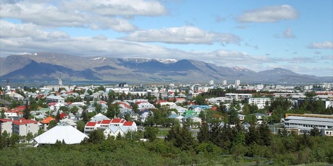 22 SAAT ORUÇ TUTUYORLAR