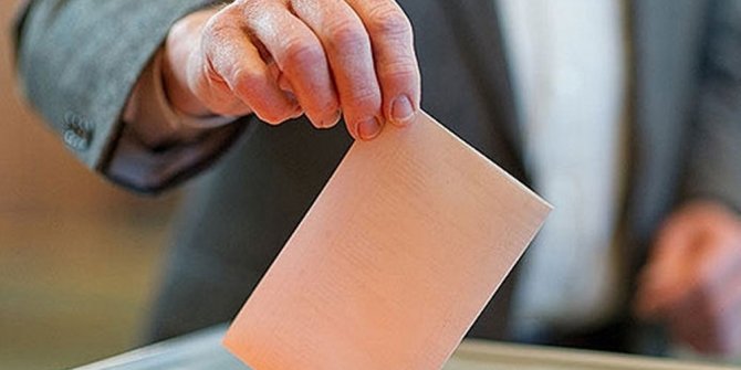 İNGİLTERE’DE KOALİSYON HÜKÜMETİ YOLDA