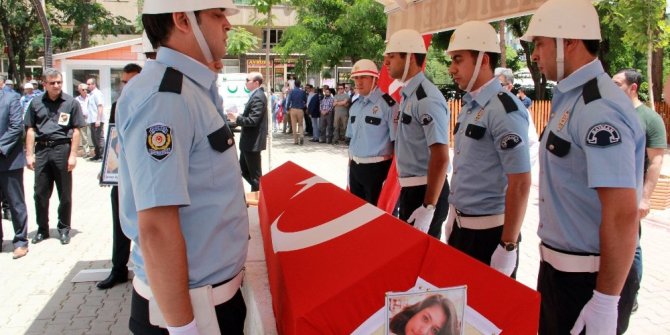 AYBÜKE ÖĞRETMEN İÇİN TÖREN DÜZENLENDİ