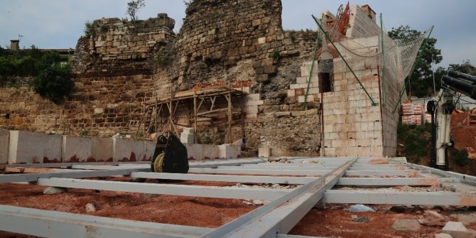 ZİNDAN KAPI GÜN YÜZÜNE ÇIKIYOR