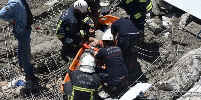 İŞ MERKEZİ İNŞAATINDA KAZA: 4 YARALI