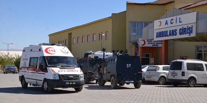 HAKKARİ'DE TERÖR SALDIRISI: 5 YARALI