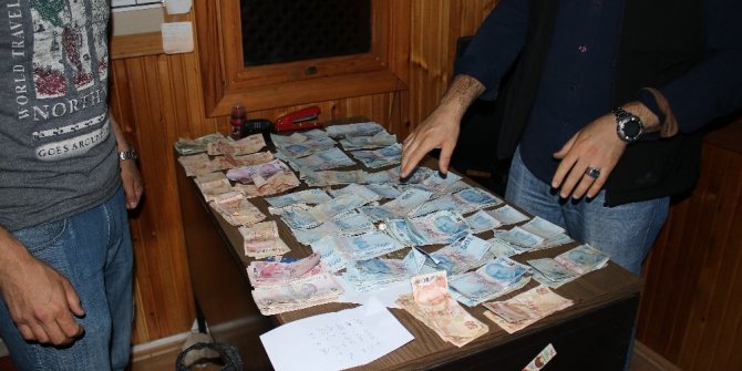 DİLENCİ ŞAŞIRTTI! ÜZERİNDE 30 BİN, BANKADA 450 BİN TL'Sİ VAR