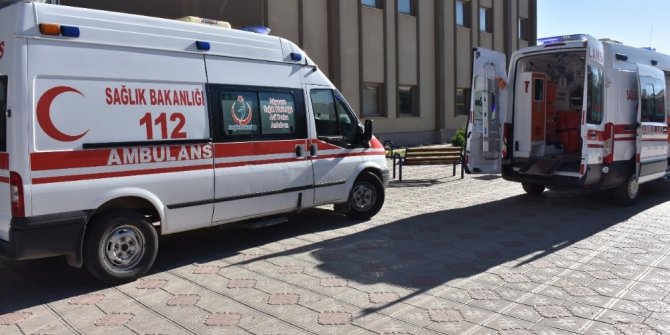 KORUCULARI TAŞIYAN OTOMOBİL ŞARAMPOLE YUVARLANDI: 6 YARALI