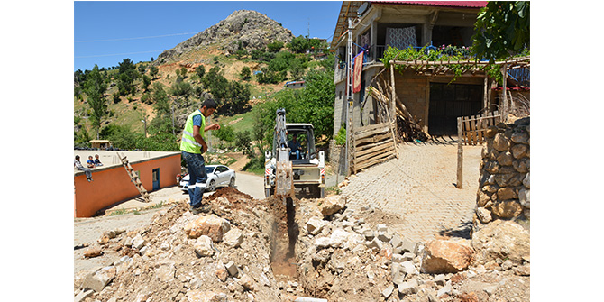 KÜÇÜKCERİT’İN İÇMESUYU ŞEBEKESİ YENİLENİYOR