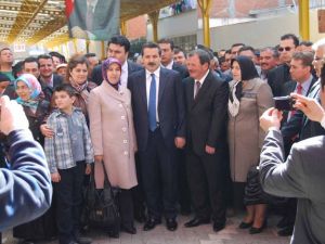 Bakan Çelik Koca Seyitin Memleketinde Pazar Yeri Açtı