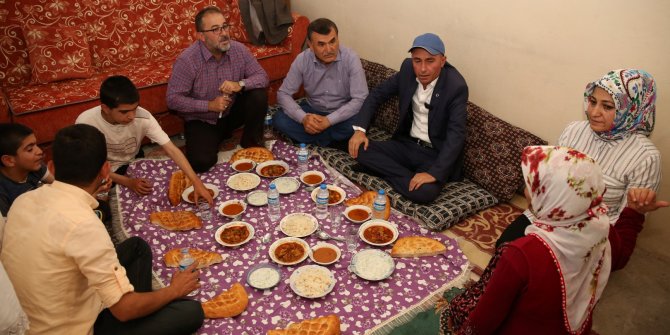 BAŞKAN GÜVEN ÇAT KAPI İFTARLARINA DEVAM EDİYOR