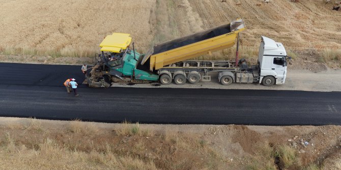 TEVEKKELİ YOLU ASFALTLANIYOR
