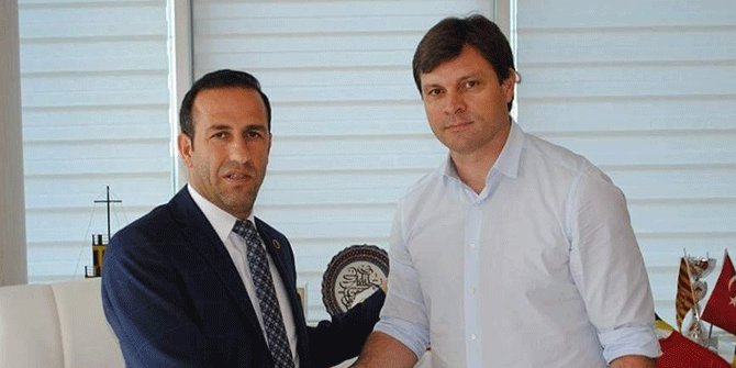 ERTUĞRUL SAĞLAM İMZAYI ATTI