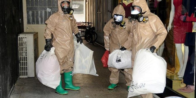 MAĞAZAYA GÖNDERİLEN KOLİDEN YAYILAN KOKU ZEHİRLEDİ