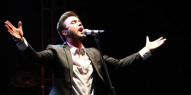 CECELİ BİNLERCE HAYRANINA UNUTULMAZ GECE YAŞATTI