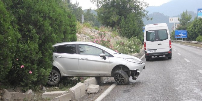 KAZAYA BAKARKEN ZİNCİRLEME KAZA YAPTILAR