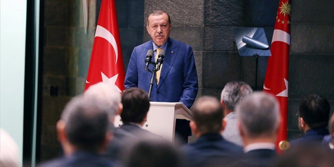 'HABER PEŞİNDE KOŞMAKLA İHANETE ARACILIK ETMEK FARKLI ŞEYLER'