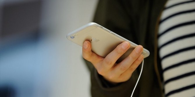 GENÇLER CEP TELEFONUNU 'ARKADAŞ' OLARAK GÖRÜYOR