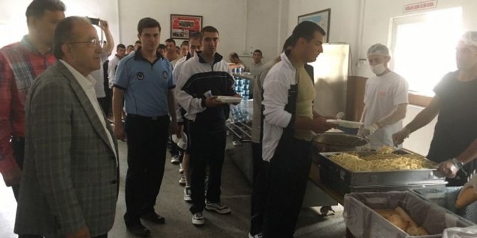 6 BİN ASKERİN YEMEK İHTİYACINI BÜYÜKŞEHİR KARŞILADI