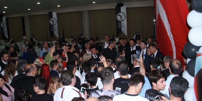 BEŞİKTAŞLI TARAFTARLARDAN İZDİHAM