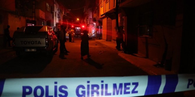 BABA OĞUL DUVAR YÜZÜNDEN İKİ KARDEŞİ ÖLDÜRDÜ