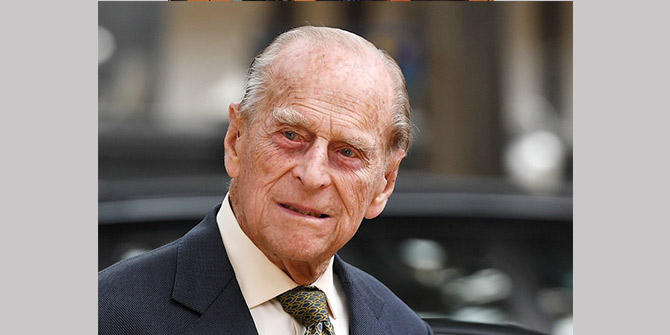 KRALİÇE’NİN EŞİ HASTANEYE KALDIRILDI