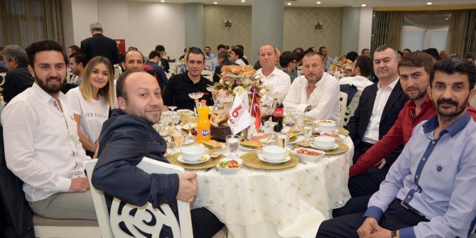 BAŞAK TRAKTÖR ÇALIŞANLARI İFTARDA BULUŞTU