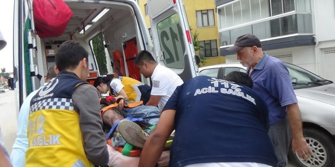 ELEKTRİK TELİNE TAKILAN METAL LEVHALARDAN ÇARPILDI