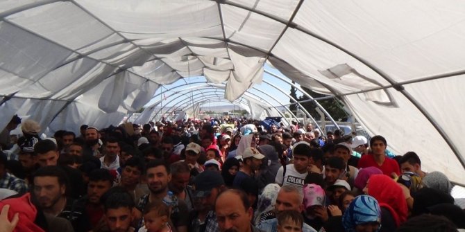 ÜLKELERİNE GİDEN SURİYELİLERİN SAYISI 70 BİNE YAKLAŞTI