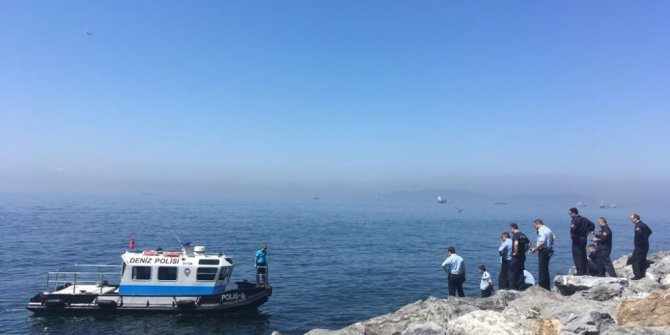 SAHİLDE ERKEK CESEDİ BULUNDU