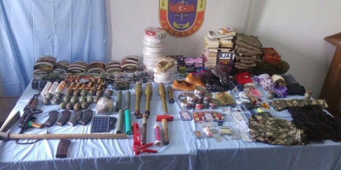 ÇOK SAYIDA SİLAH VE MÜHİMMAT ELE GEÇİRİLDİ